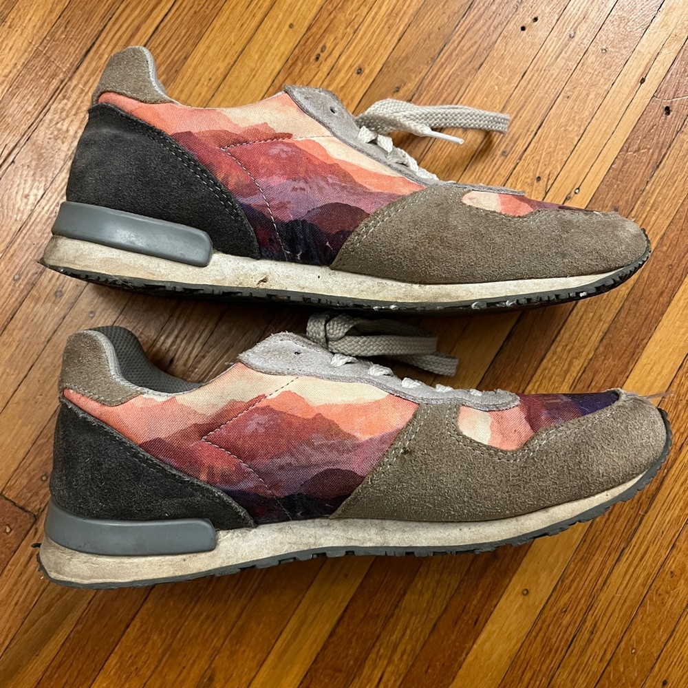 Colorful women’s Inkkas sneakers